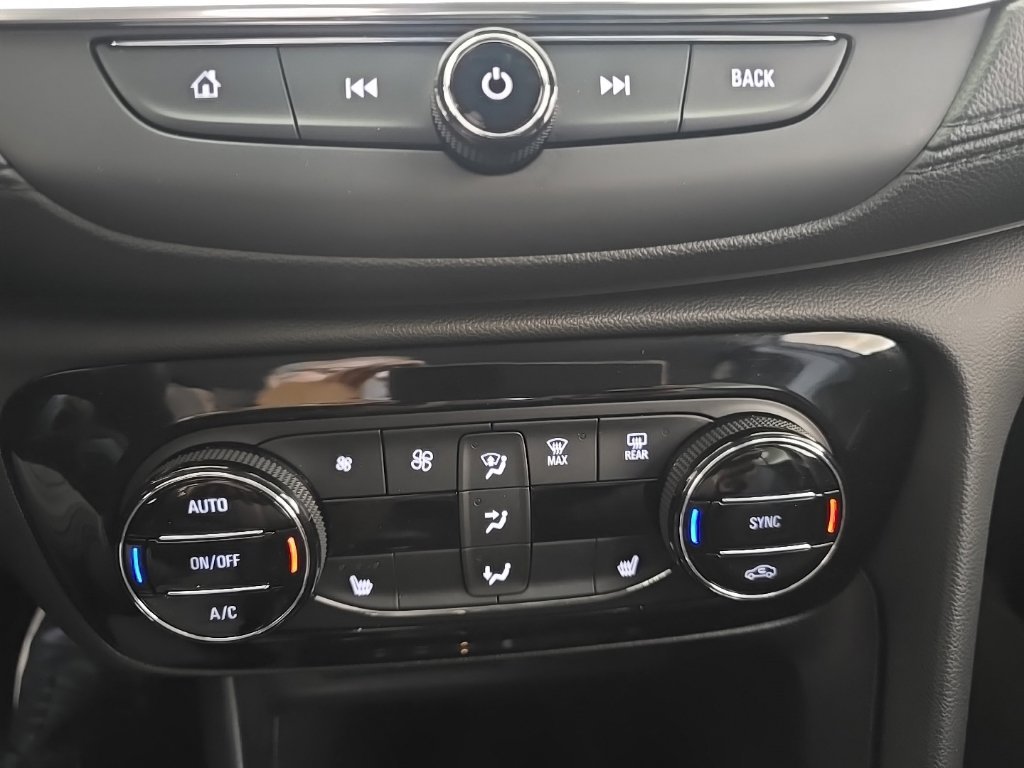 Used 2020 Buick Encore GX Select AWD/4WD image 24