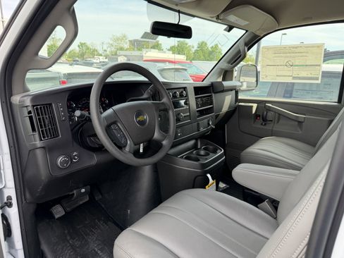 New 2026 Chevrolet Express 3500 Extended RWD image 11