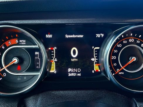 Used 2021 Jeep Wrangler Unlimited Sahara AWD/4WD image 27
