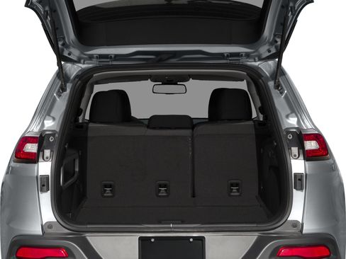 Used 2016 Jeep Cherokee 75th Anniversary image 13