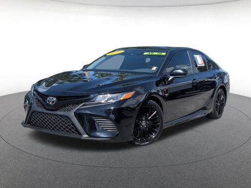 Used 2020 Toyota Camry SE AWD/4WD image 1
