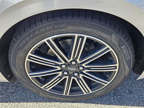 Used 2019 Lincoln Continental Reserve image 7