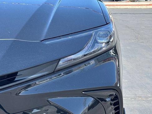 New 2026 Toyota Camry Hybrid FWD image 7