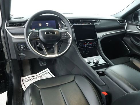 Used 2025 Jeep Grand Cherokee Limited 4xe image 10