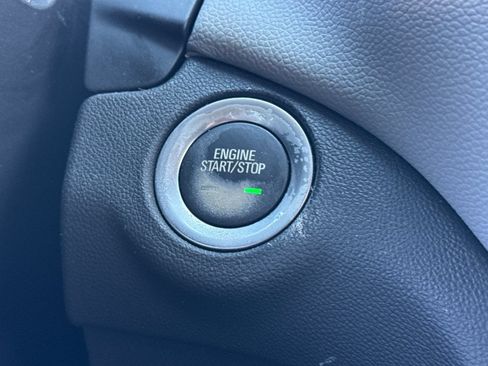Used 2024 Chevrolet Equinox LS w/ LS Convenience Package FWD image 32