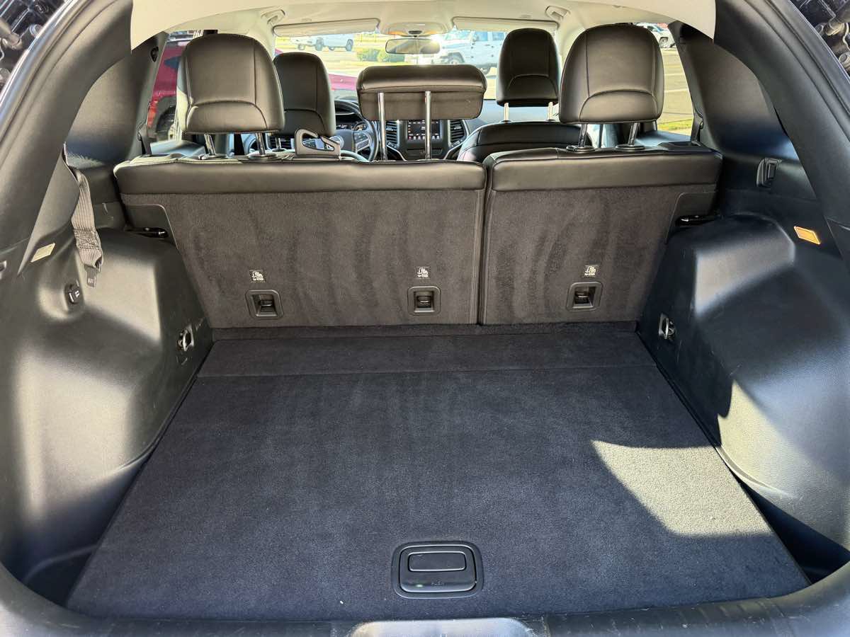 Used 2019 Jeep Cherokee Latitude Plus AWD/4WD image 15