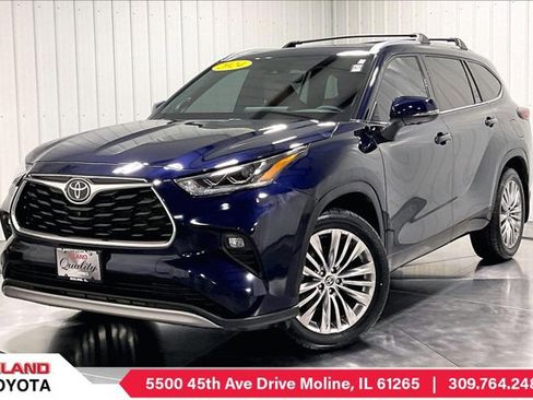 Used 2024 Toyota Highlander Platinum AWD/4WD image 1