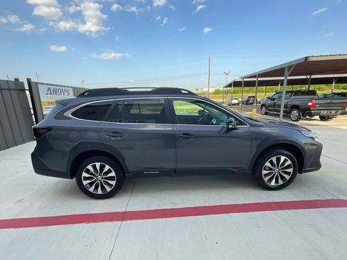 Used 2025 Subaru Outback Limited AWD/4WD image 3