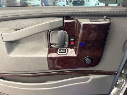 Used 2022 Chevrolet Express 2500 Extended w/ Enhanced Convenience Package RWD image 19