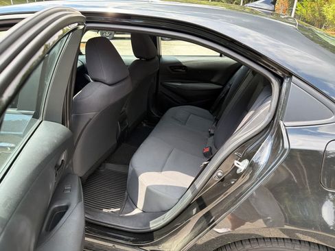 Used 2022 Toyota Corolla LE FWD image 16