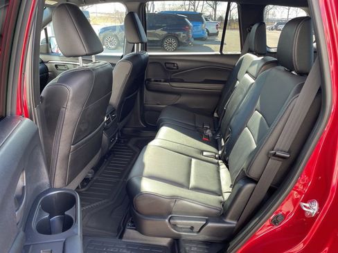 Used 2025 Honda Passport EX-L image 11