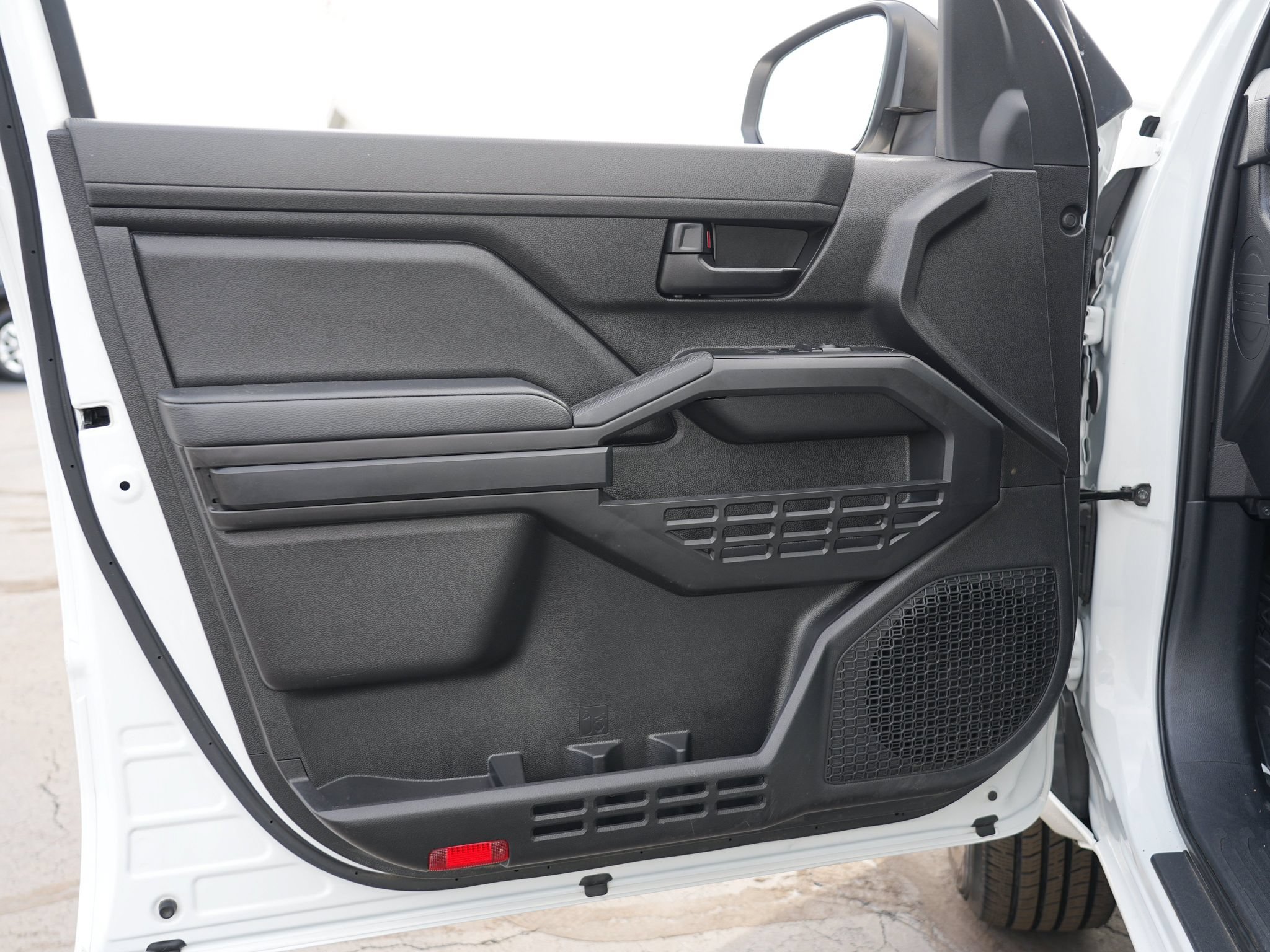 Used 2025 Toyota Tacoma SR RWD image 14
