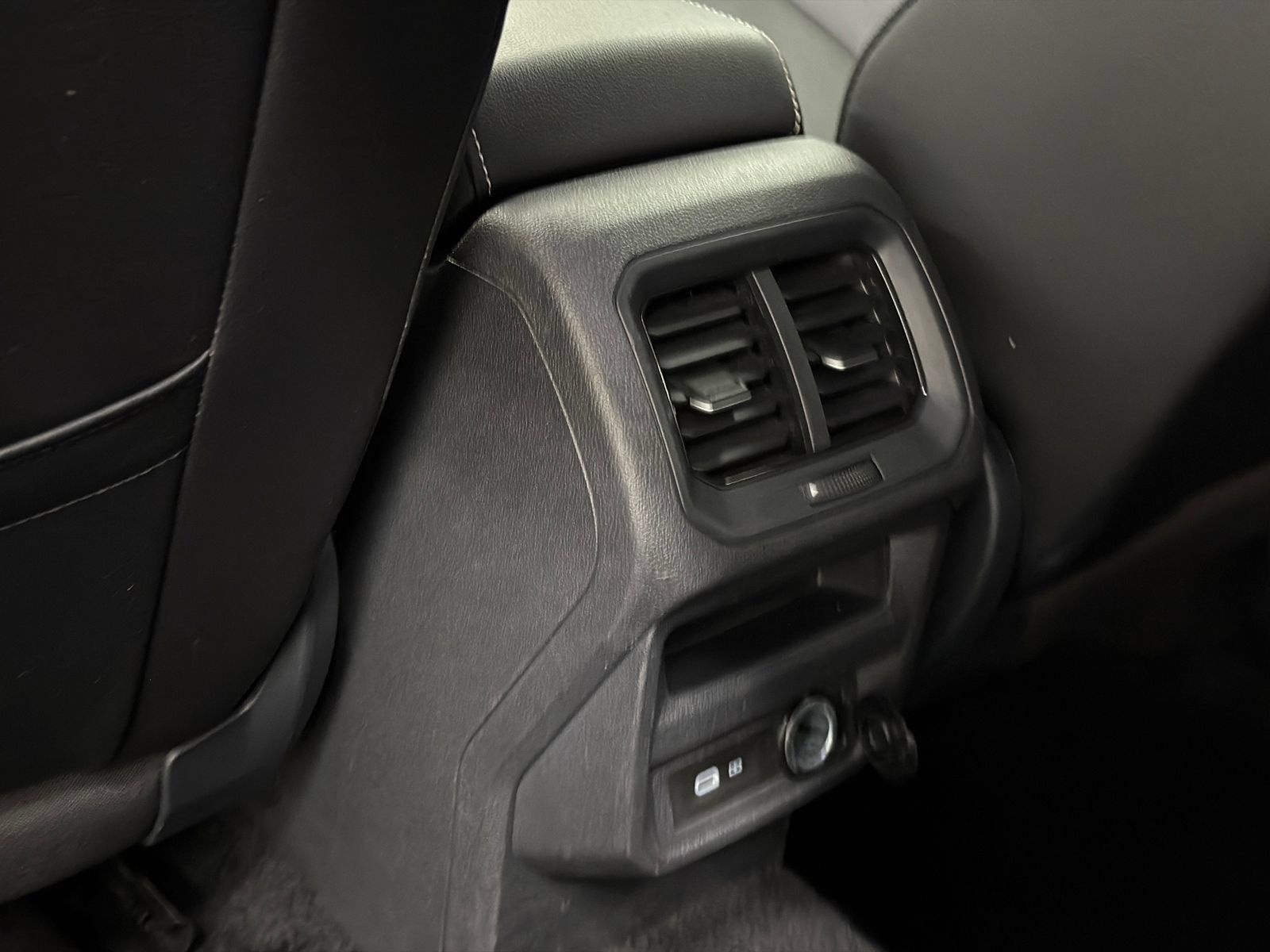 Used 2023 Volkswagen Tiguan SE FWD image 22