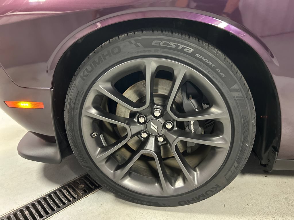 Used 2022 Dodge Challenger R/T Scat Pack w/ Scat Pack Stripe RWD image 9
