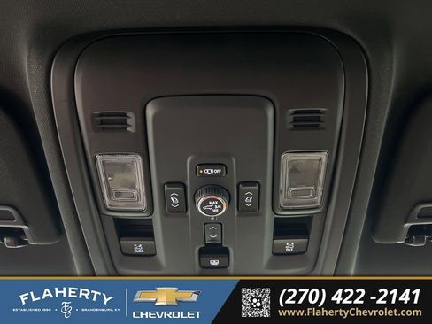 Used 2025 Chevrolet Suburban High Country image 33
