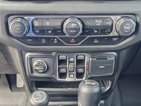 New 2025 Jeep Wrangler Unlimited Sport image 26