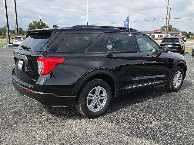 Used 2024 Ford Explorer XLT w/ Equipment Group 202A AWD/4WD image 8