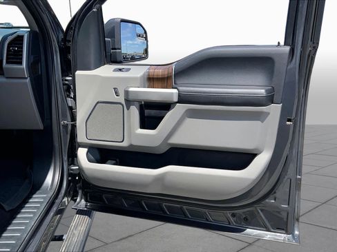 Used 2019 Ford F150 Lariat RWD image 22