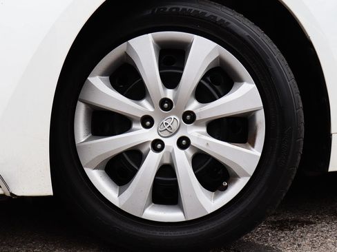Used 2021 Toyota Corolla LE FWD image 5