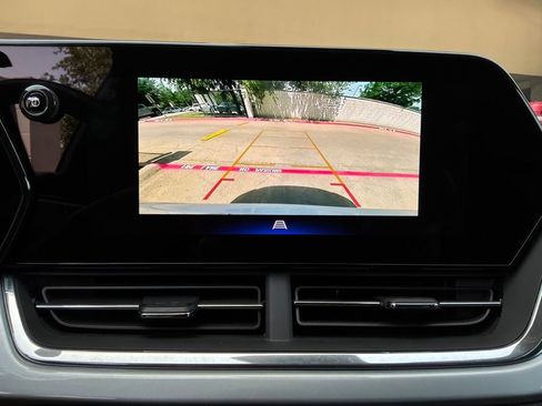Used 2025 Chevrolet Trax LT w/ LT Convenience Package FWD image 31