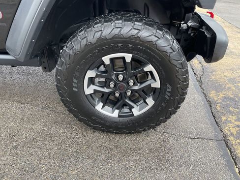 Certified 2025 Jeep Wrangler Unlimited Rubicon image 4