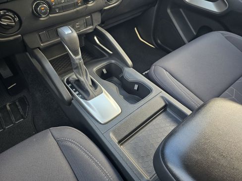 Certified 2025 Nissan Frontier SV AWD/4WD image 17