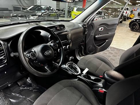 Used 2018 Kia Soul Base image 31