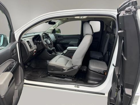 Used 2019 Chevrolet Colorado W/T w/ WT Convenience Package RWD image 29