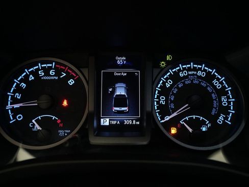 Used 2023 Toyota Tacoma TRD Sport image 2