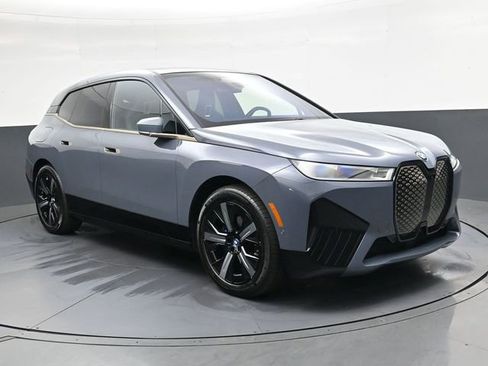 Used 2023 BMW iX xDrive50 w/ Premium Package image 2