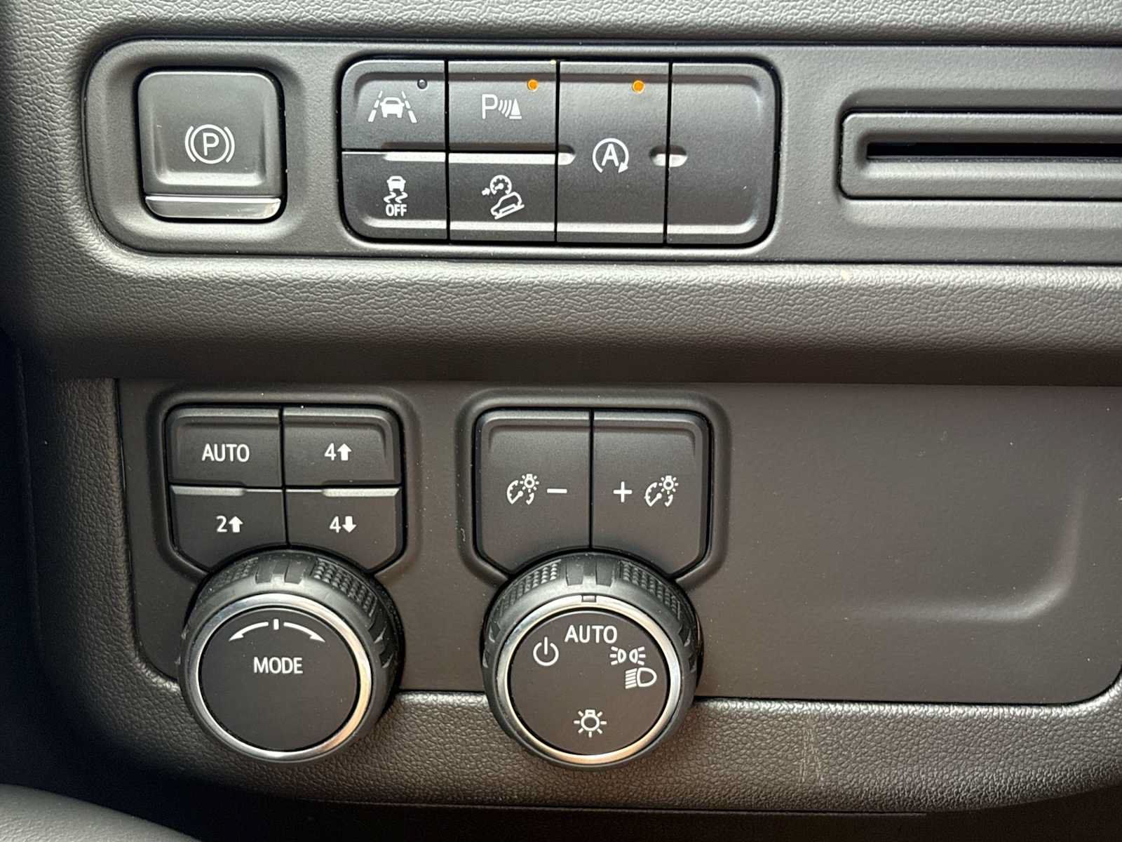 Used 2024 Chevrolet Suburban Z71 AWD/4WD image 34