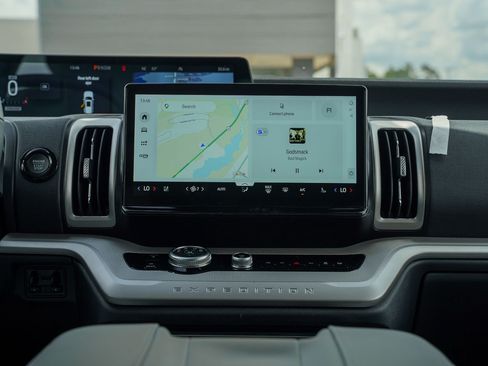 New 2027 Ford Expedition Active RWD image 30