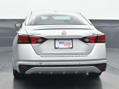 Used 2022 Nissan Altima 2.5 SV image 5