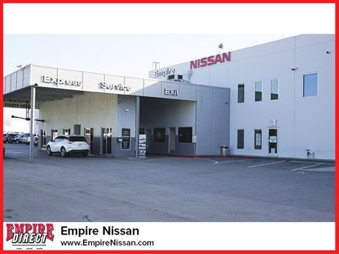 Used 2023 Nissan Pathfinder SV image 28