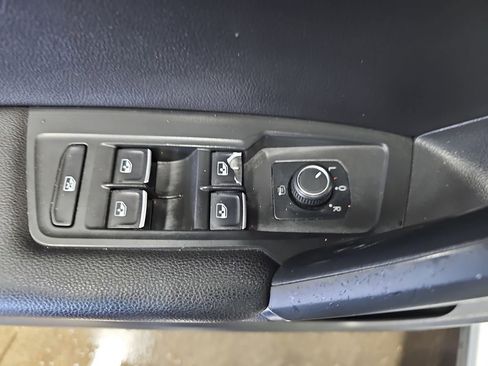 Used 2020 Volkswagen Tiguan SE image 27