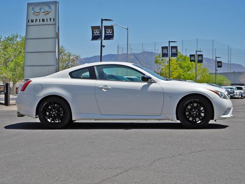 Used 2015 INFINITI Q60 Sport Limited RWD image 8