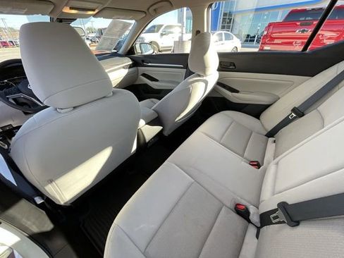 Used 2023 Nissan Altima 2.5 SV image 19