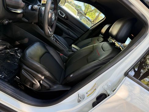 Used 2025 Jeep Compass Trailhawk image 24