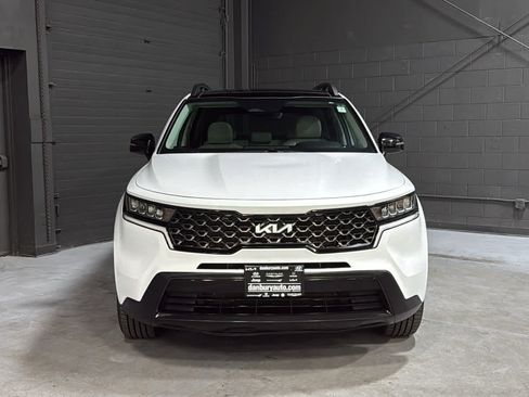 Used 2022 Kia Sorento S w/ Panoramic Sunroof Package AWD/4WD image 2