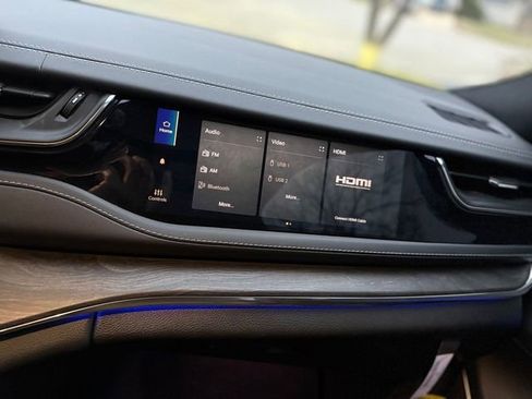 Used 2023 Jeep Grand Cherokee L Overland image 9