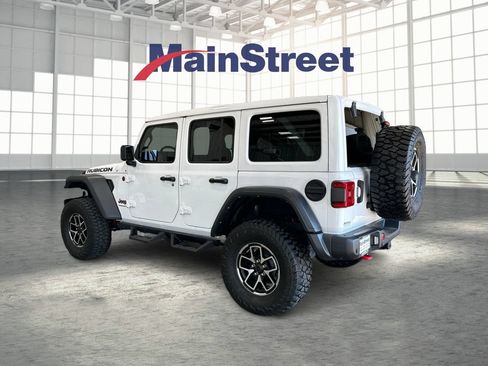 Used 2024 Jeep Wrangler Unlimited Rubicon w/ Capability Package AWD/4WD image 3