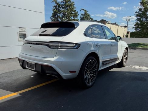 Certified 2025 Porsche Macan AWD/4WD image 13