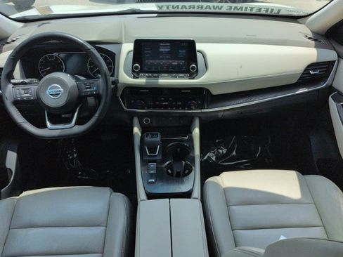 Used 2021 Nissan Rogue SL FWD image 16