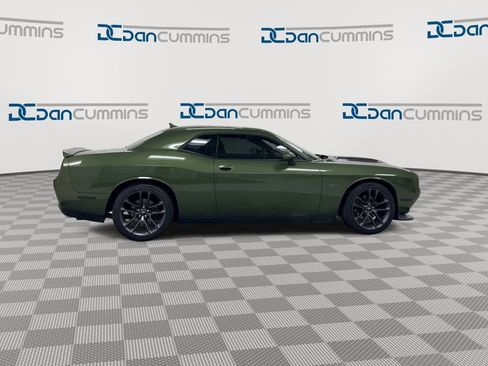 Used 2019 Dodge Challenger R/T RWD image 9