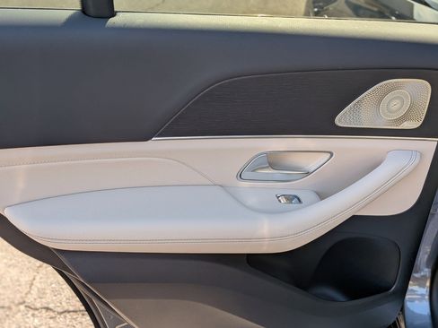 Certified 2025 Mercedes-Benz GLE 450e 4MATIC image 28