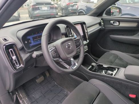 Used 2023 Volvo XC40 B5 Plus w/ Protection Package Premier AWD/4WD image 12