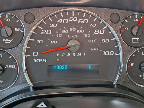 Used 2025 Chevrolet Express 3500 LT w/ LT Preferred Equipment Group RWD image 12