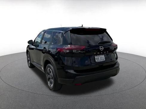 Used 2025 Nissan Rogue SV FWD image 11