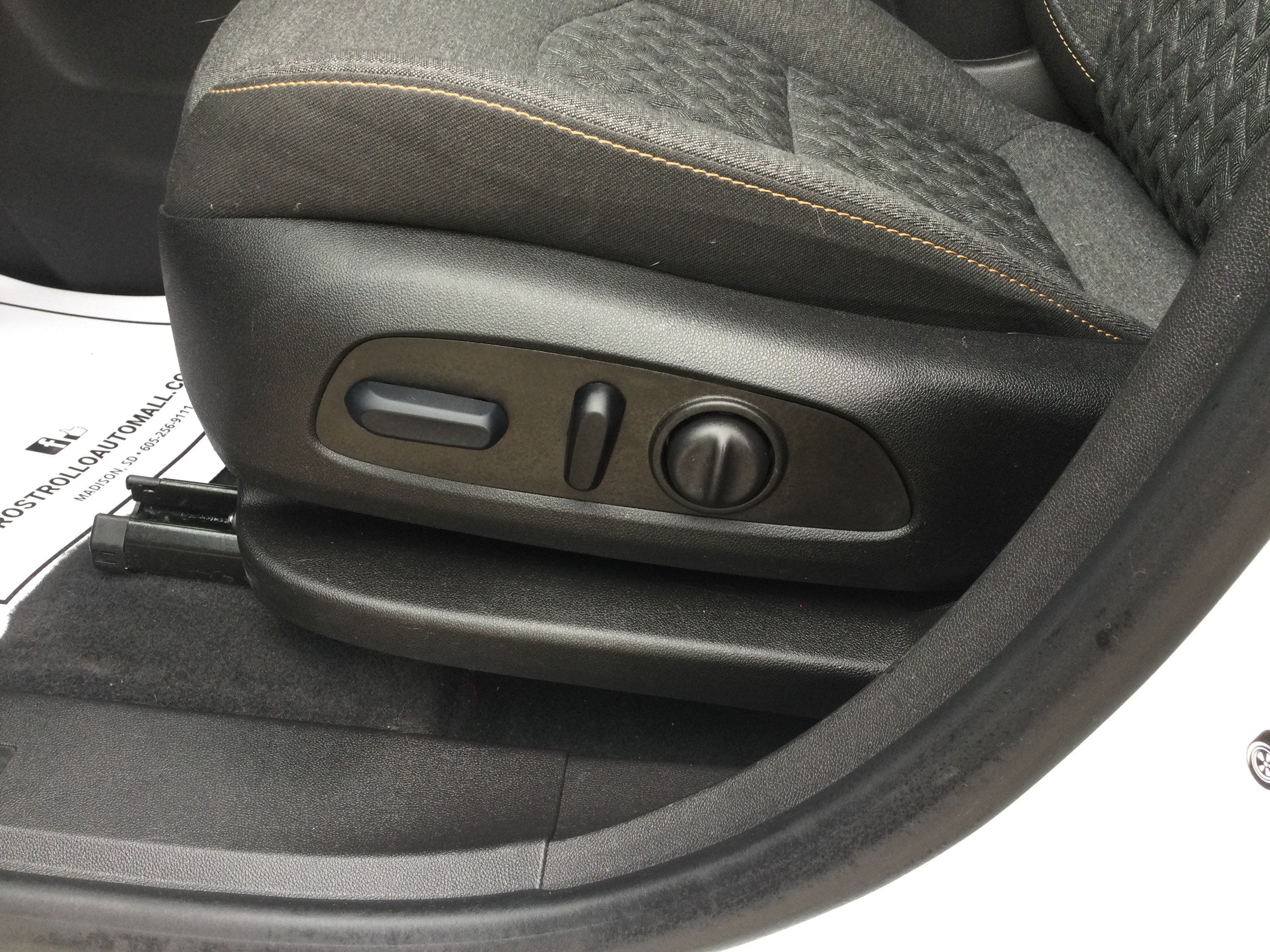 Used 2024 Chevrolet Equinox LT FWD image 8