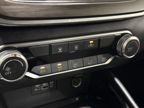 Used 2024 Nissan Altima 2.5 SV FWD image 16